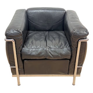 Black Leather LC2 Club Chair with Chromed Frame by Le Corbusier for Cassina, 1965 For Sale