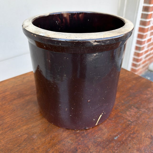 Antique American Albany Glazed Stoneware Crock, Circa 1900 A honest and characterful example of late 19th to early 20th...