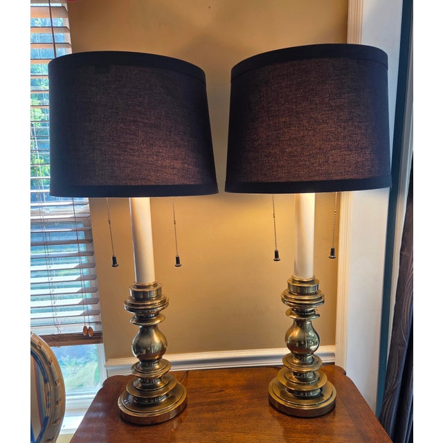 Beautiful pair of mid century modern Stiffel lamps brass lamps. This lamp have gorgeous detailing and double on/off pull...