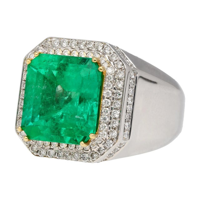 GRS 9.54 Carat Colombian Emerald Insignificant Oil and Diamond Halo Mens Ring, Size 8.5 For Sale - Image 4 of 11