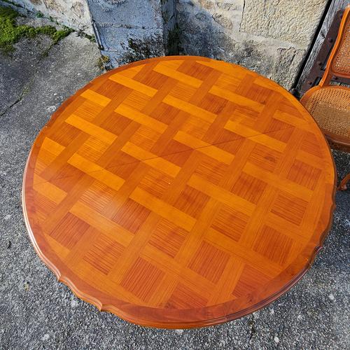 French Extendable Marqueterie Dining Table in Cherry, 1980s For Sale - Image 4 of 18