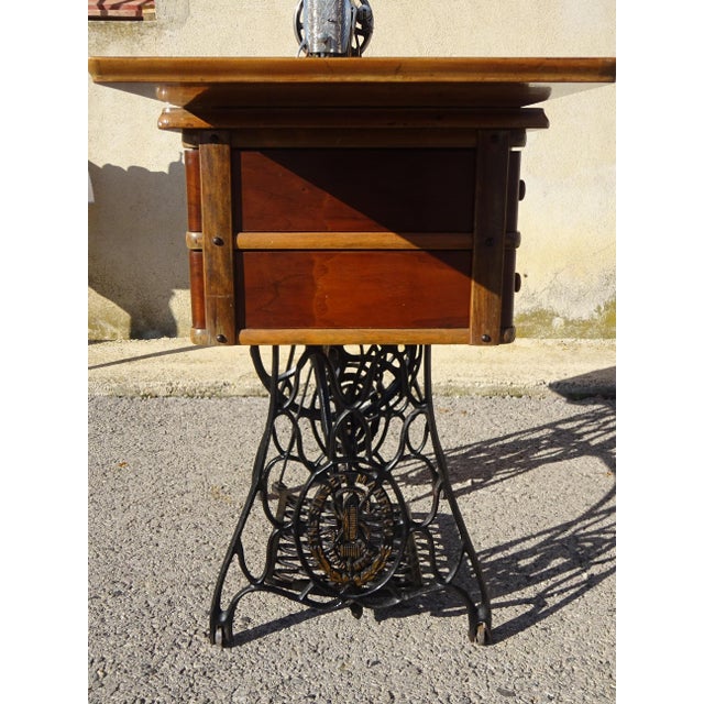 Sewing Machine from Singer, 1927 For Sale - Image 17 of 18
