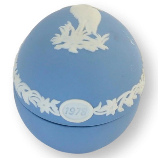 Vintage Wedgwood Jasperware egg trinket box with bird . Dated 1978. Maker's mark on underside.