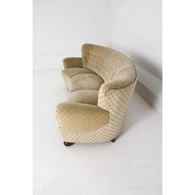 1950s Art Deco Danish Curved Banana Sofa W Textured Mohair Type Upholstery For Sale - Image 4 of 18