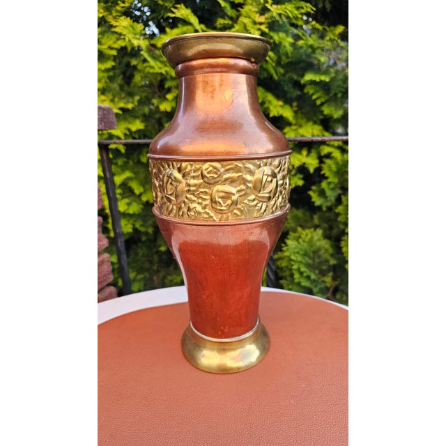 Brown Art Nouveau Brass and Copper Vase with Embossed Floral Pattern, 1890s, Set of 2 For Sale - Image 8 of 8