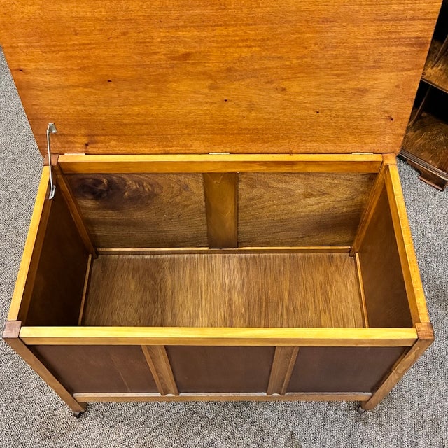 Vintage Oak Lift Top Blanket Chest / Toy Chest c.1940 Great for Toys - Linens - Shoes - Mudroom - Etc. Fantastic Large...