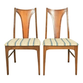 Broyhill Brasilia Mid-Century Modern Sculpted Walnut Side Chairs or Dining Chairs, Pair For Sale
