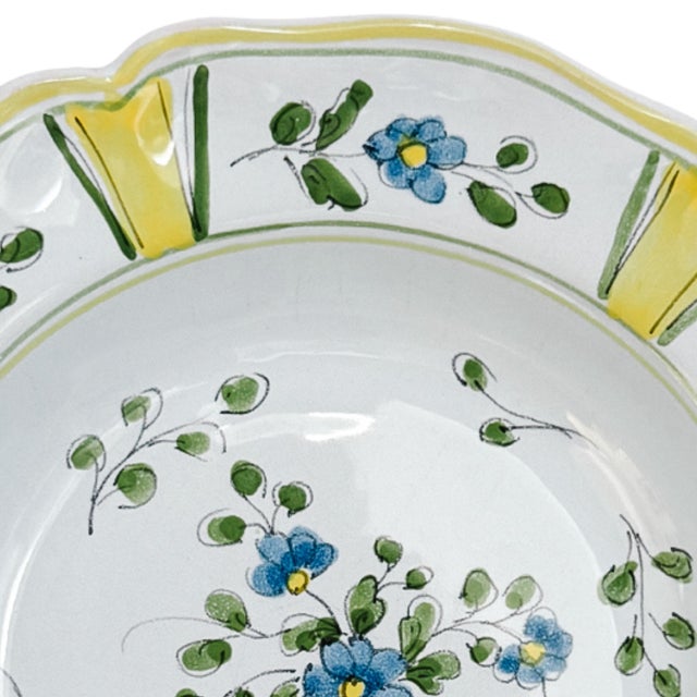 Rustic European Vintage Cantagalli Italy Hand-Painted Majolica Soup or Pasta Bowls - Set of 4 For Sale - Image 3 of 7