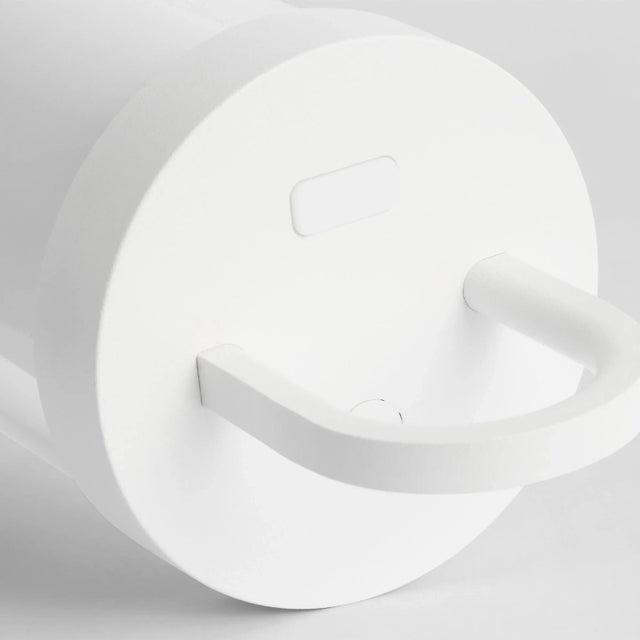 2020s Sean Lavin by Visual Comfort Modern Kandella Cordless/Rechargeable Table Lamp in Matte White For Sale - Image 5 of 6