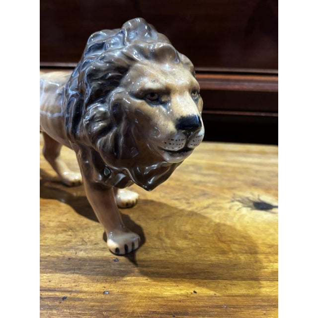 Large Beswick Lion Sizes :- 24 cms in length, 14.5 cms tall.