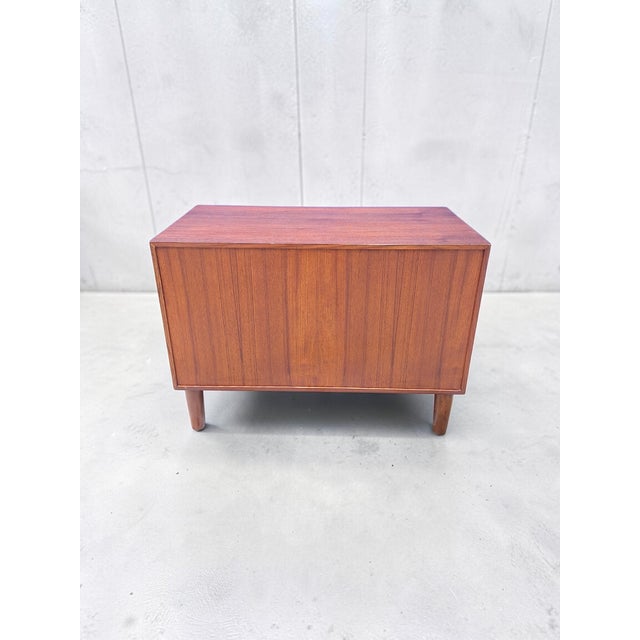 Mid-Century Modern Small Walnut Sideboard with Drawers, Italy, 1960s For Sale - Image 3 of 8