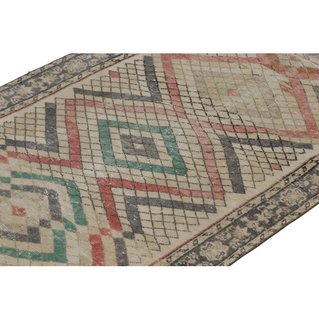 Vintage Zeki Müren Runner in Beige Multicolor Geometric Pattern - By Rug & Kilim For Sale In New York - Image 6 of 7