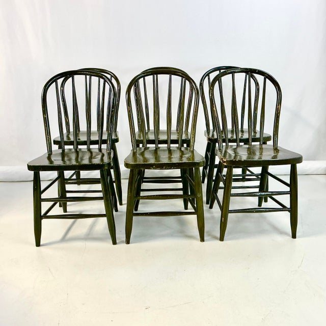 Late 19th C. Antique Americana Farmhouse Boho Chic Chippy Paint Windsor Pine Dining Chairs - Set of 6. For Sale - Image 10 of 16