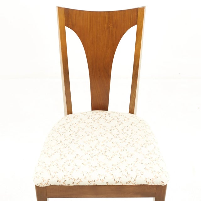 Young Manufacturing Mid Century Dining Chairs - Set of 5 For Sale - Image 11 of 13