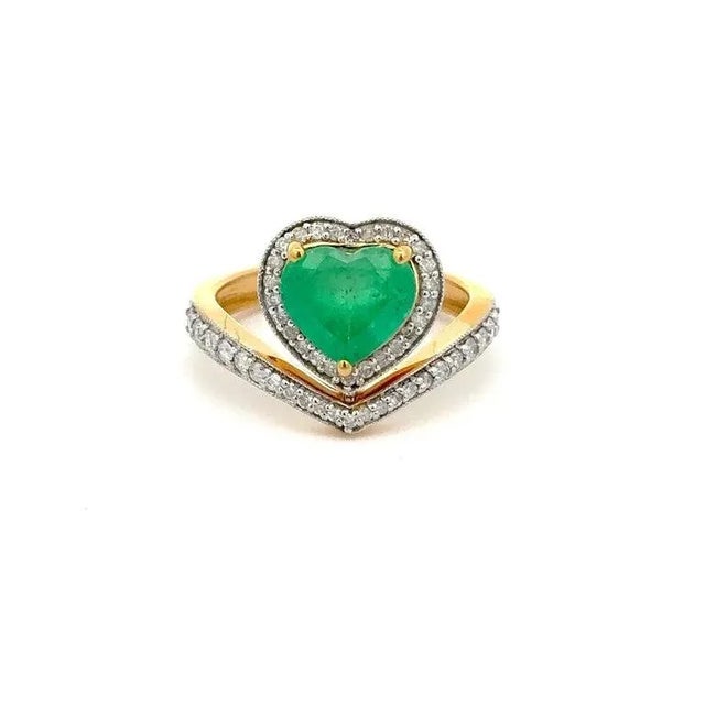 Heart Cut Green Emerald and Diamond Ring in 18k Yellow Gold Size 7 ( All Sizes Available) For Sale - Image 10 of 16