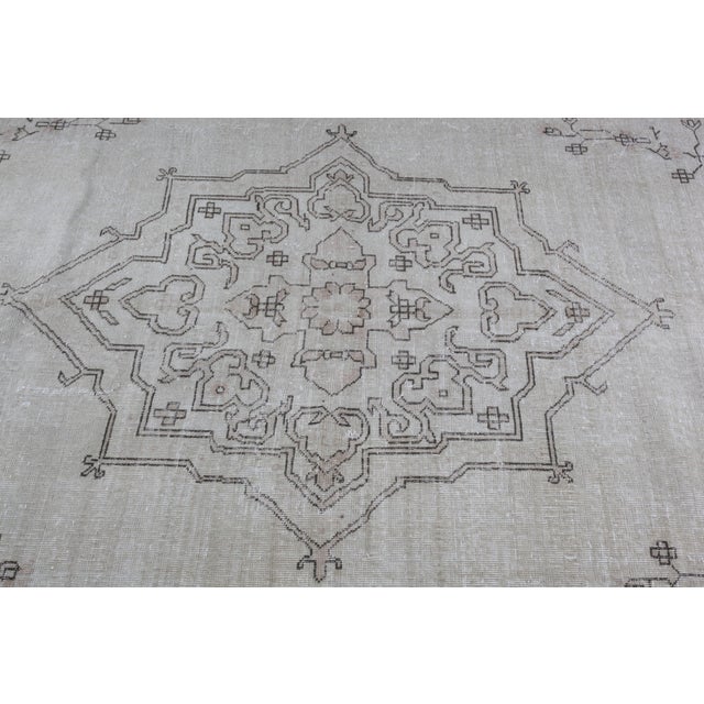 Vintage Turkish Oushak Rug With Minimal Medallion Design in Soft Neutrals -6' 2'' X 9' 11'' For Sale In Tampa - Image 6 of 13