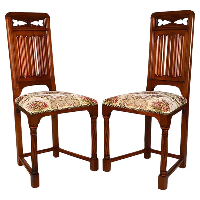 Set of 19th Century Victorian Gothic Revival Chairs in Carved Walnut For Sale