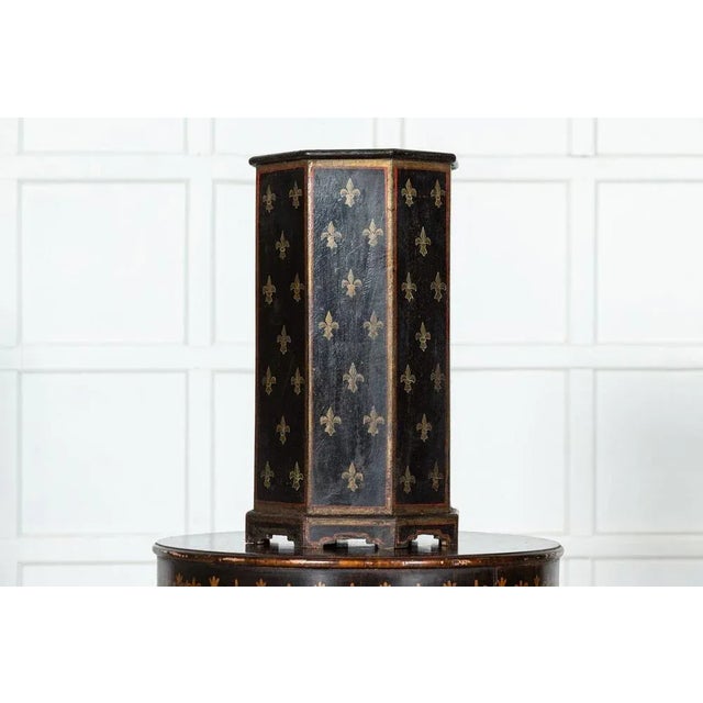 Mid 19th Century Napoleon III French Fleur De Lis Painted Umbrella Stand, 1860s For Sale - Image 5 of 12