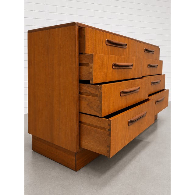 Mid Century Modern Teak Double Dresser by G-Plan, C. 1960's For Sale In New York - Image 6 of 12