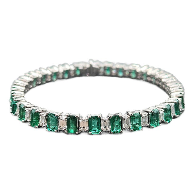 10.91 Ct Natural Emerald & Diamond Bracelet For Sale