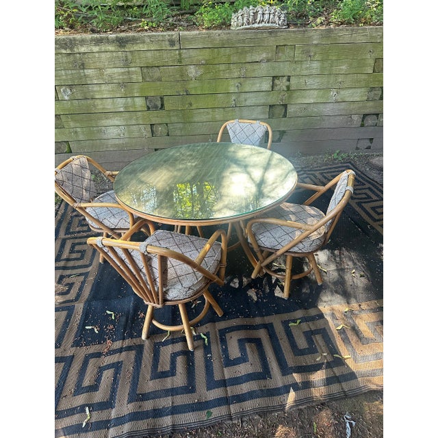 Wood 1960s Reed & Rattan Furniture Bamboo Round Table With Four Swivel Chairs With Pads - Set of 5 For Sale - Image 7 of 8