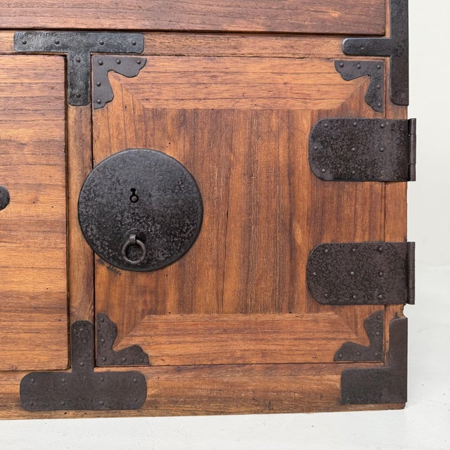 Contemporary Japanese Kimono Tansu Chest, 1900s For Sale - Image 3 of 16
