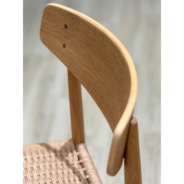 Model 501 Papercord Dining Chairs in Oak from A.M Møbler, 1960s, Set of 8 For Sale - Image 10 of 17