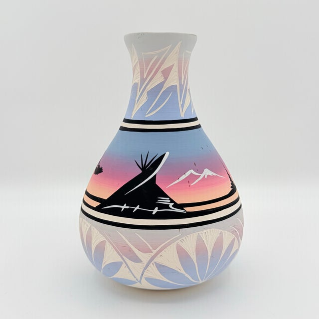 Ivory Vintage Signed Steve Navajo Southwestern Desert Sunset Pottery Vase For Sale - Image 8 of 9