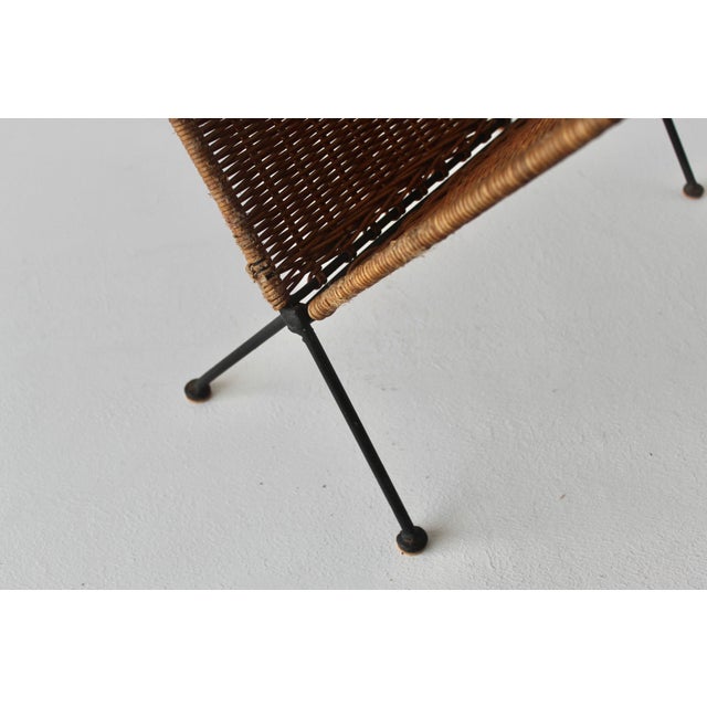 Mid 20th Century Scandinavian Style Hand-Woven Rattan Metal Folding Magazine Newspaper Rack Mid Century Modern For Sale - Image 11 of 16