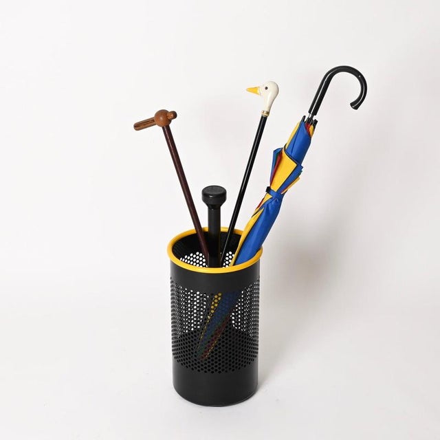 Black Special Edition Black and Yellow Cribbio Umbrella Stand attributed to Barbieri, Italy, 1980s For Sale - Image 8 of 11