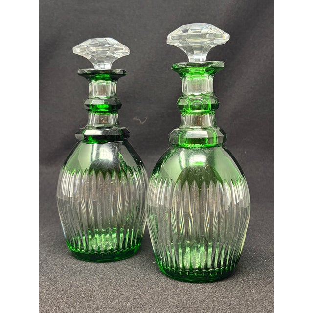 Victorian Late 19th Century Emerald Green Cut to Clear Crystal Decanters, Pair For Sale - Image 3 of 7