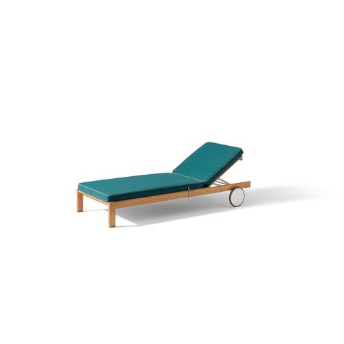 Rodolfo dordoni lie out sunbed for cassina an outdoor sunbed with an assertive, sophisticated personality lie out by...