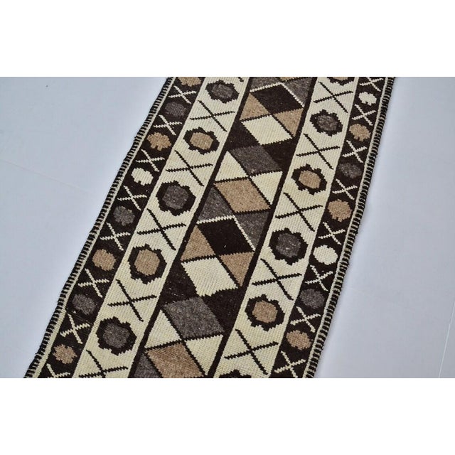 Off-white Vintage Anatolian Wool Runner, Hand-Woven Geometric Kilim With Earth Tones For Sale - Image 8 of 10