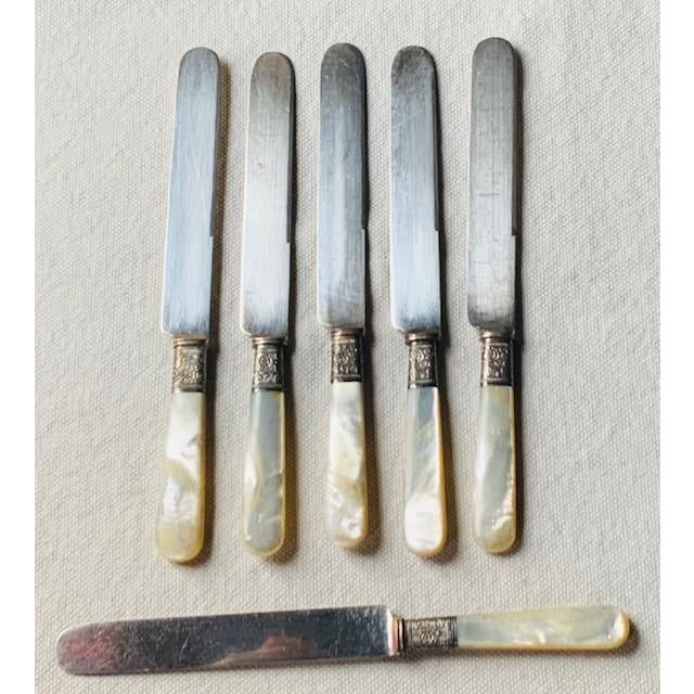 Art Nouveau Six Mother-of-Pearl & Silver Dinner Knives — Landers, Frary & Clark Aetna Works — American Edwardian Table, C. 1900–1915 For Sale - Image 3 of 17
