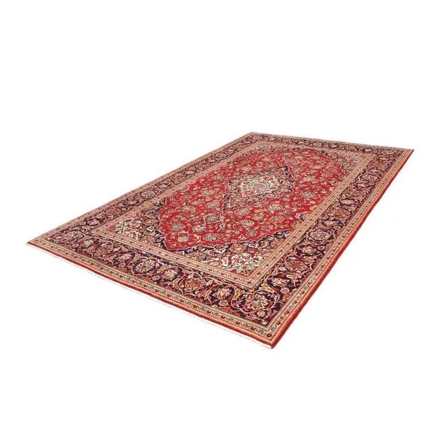 Hand-knotted Middle Eastern rug from Kashan | Knot density: 200.000 knots/m² | Material: 100% virgin wool | Size: 206 x...