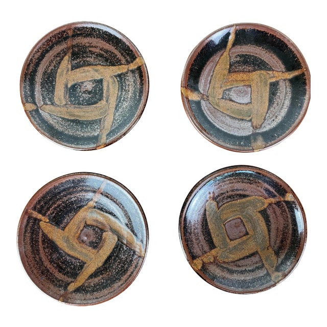 20th Century Carole Armstrong American Signed Studio Art Chuzara Plates- Set of 4 For Sale