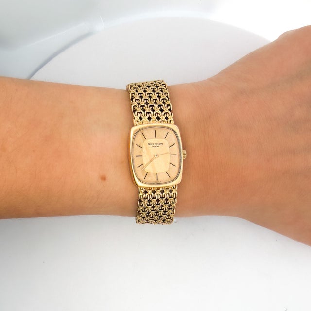 Vintage Patek Philippe 18k Gold Ladies Champagne Dial Mesh Bracelet Watch For Sale - Image 14 of 14
