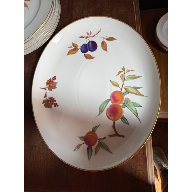 1960s Set of Six Royal Worcester Evesham Vale Dinner Plates, Lidded Tureen and Platter For Sale - Image 12 of 12