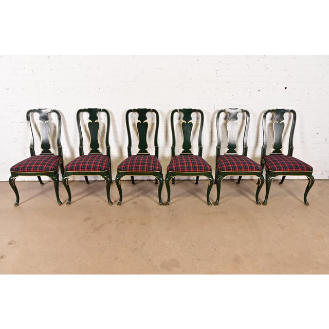 Chinoiserie Kindel Furniture Chinoiserie Queen Anne Green Lacquered and Gold Gilt Dining Chairs, Set of Six For Sale - Image 3 of 13