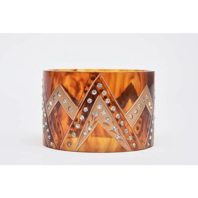 Art Deco French Tortoise Resin and Rhinestone Wide Cuff Bracelet 1980's For Sale - Image 3 of 9