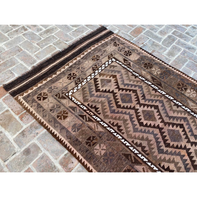 Blush Afghan Maimana Kilim Area Rug, Handwoven Wool, 5x8, Brown & Blush For Sale - Image 8 of 12