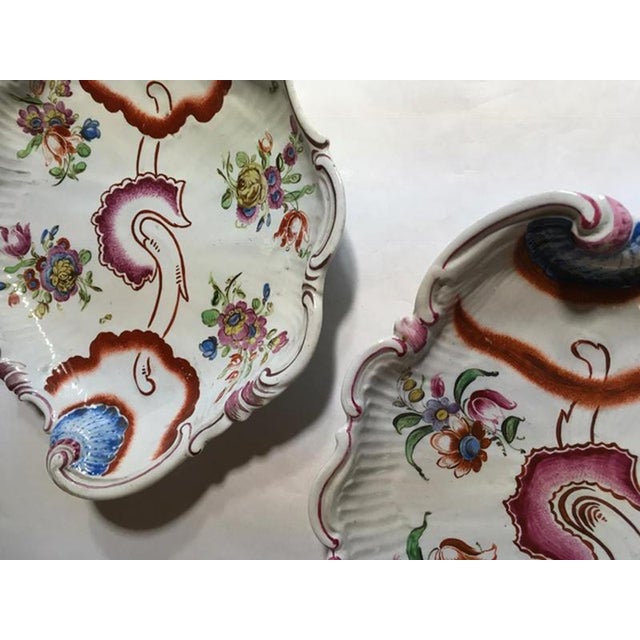 Italian Richard Ginori 1750 pair of porcelain bowls with pink tulips drawings doccia This amazing pair of Richard Ginori...