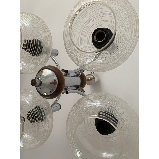 Vintage Space Age Sputnik Chandelier in Chrome-Plated Metal, Wooden Accents and Clear Ribbed Glass Shades by Emi Poljčane, Yugoslav, 1970s For Sale - Image 10 of 18