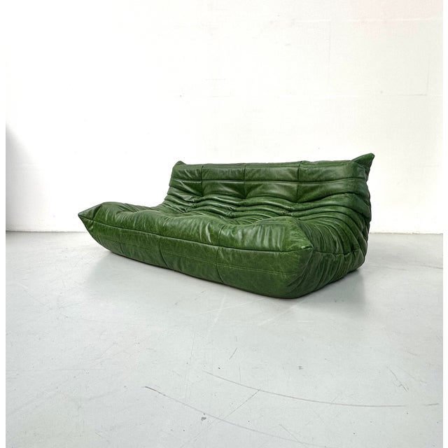 French Togo 3-Seater Sofa in Forest Green Leather attributed to Michel Ducaroy for Ligne Roset For Sale - Image 5 of 12