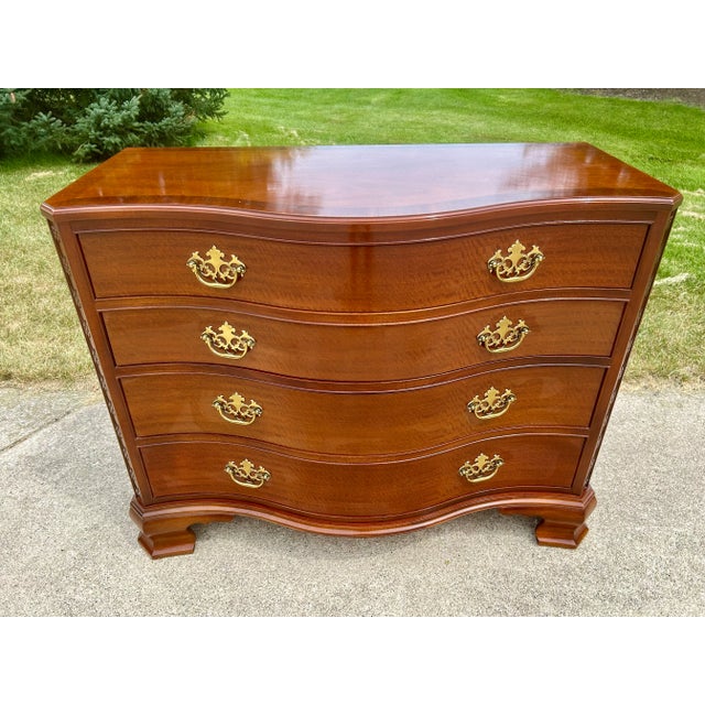 Chippendale Baker Furniture Historic Charleston Chippendale Serpentine Dresser – Solid Mahogany Vintage Chest With Brass Hardware For Sale - Image 3 of 11