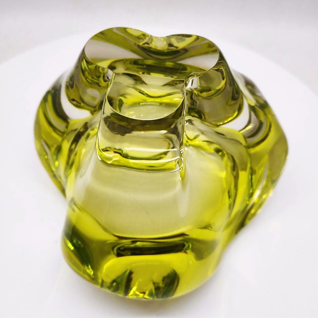 Large Triangular Ashtray or Catch-All in Murano Glass, Italy, 1950s For Sale - Image 9 of 12