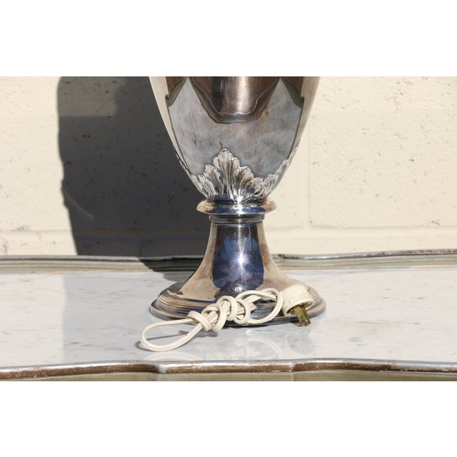 Vintage Neoclassical Silver-Plated Urn Table Lamp With Floral Garland For Sale - Image 16 of 18