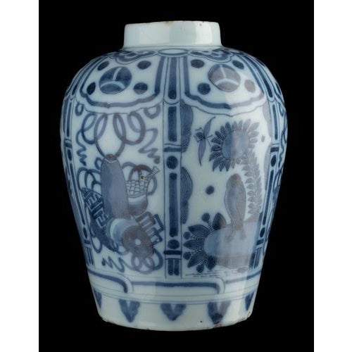 17th Century Delft Blue and White Floral Chinoiserie Jar Delft, 1680-1690 For Sale - Image 5 of 8