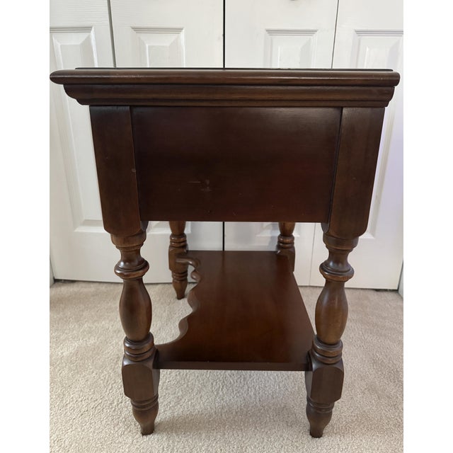 Vintage Early American Kent Coffey Carriage Trade Nightstand Cherry & Pecan "64" For Sale - Image 12 of 16