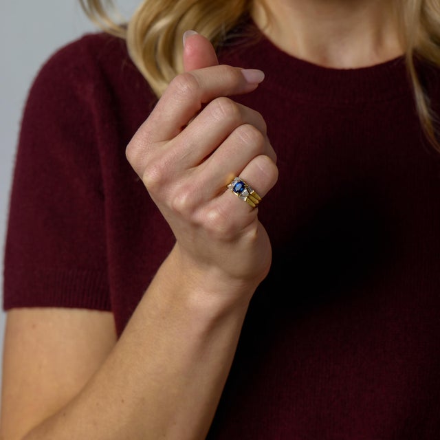 1980s Vintage Sapphire Diamond 14k Yellow Gold Engagement Ring, Size 5 For Sale - Image 5 of 7